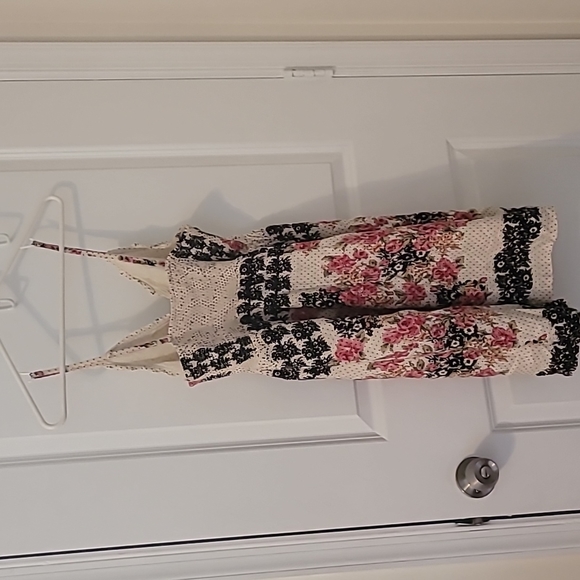 Sundress - Picture 3 of 9